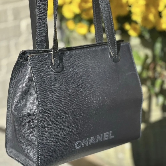 CHANEL Handbags - Chanel Black Leather Tote Bag